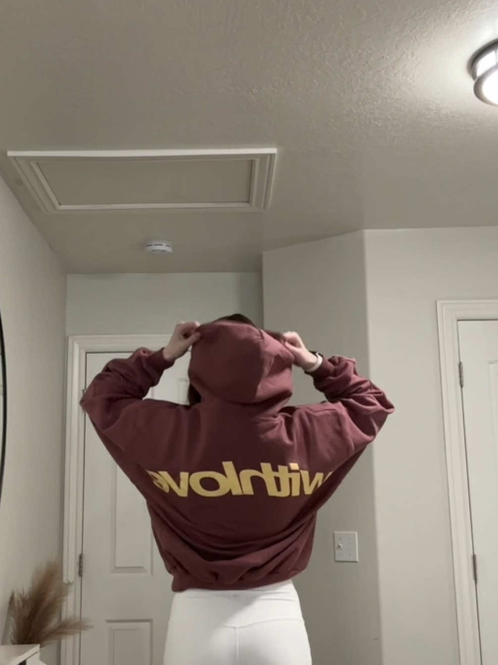 It hoodies so hard @SCUFFERS #scuffers #hoodie #outfit #lululemon #fyp 