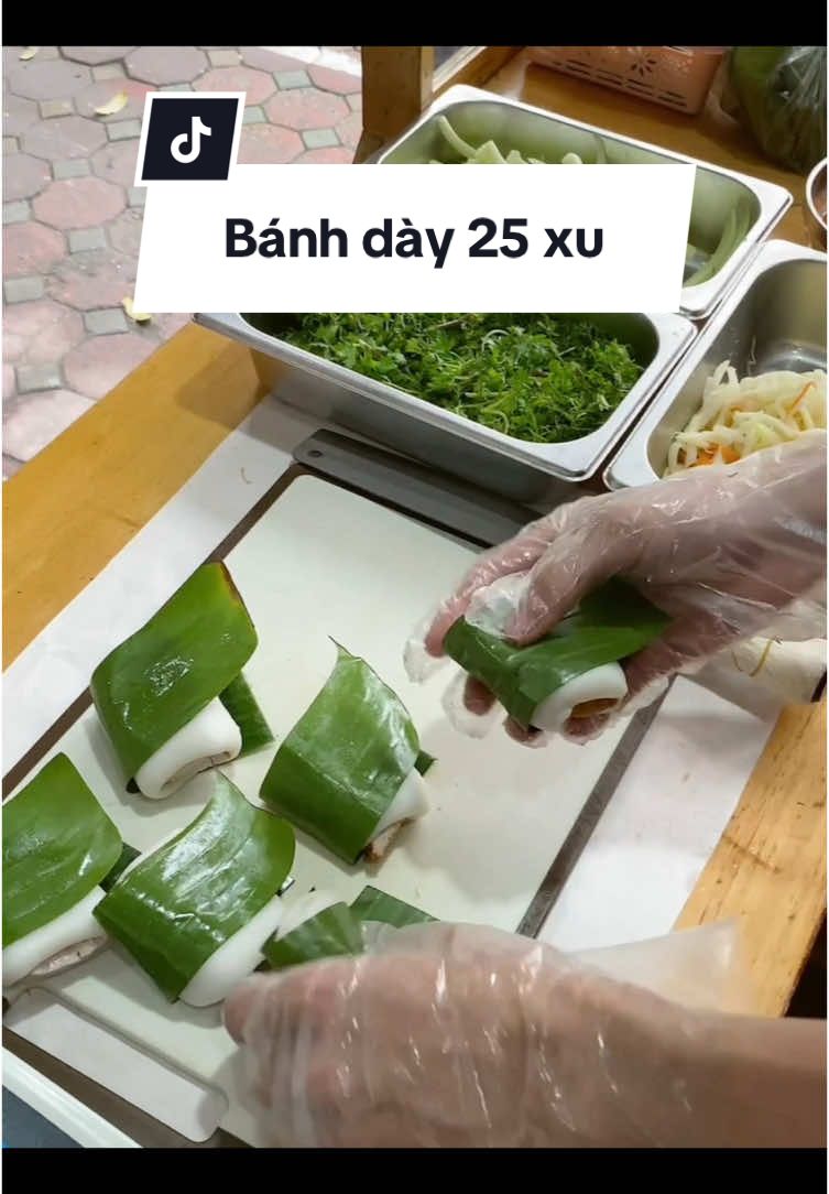 Bánh dàu 25 xu vẫn chưa hết hot - Mọi người ghé quán thưởng thức ngay nhé 🫶🏻🫶🏻 #banhday #xuhuong #tranquochoan #rewiewfood #banhmihanoi 