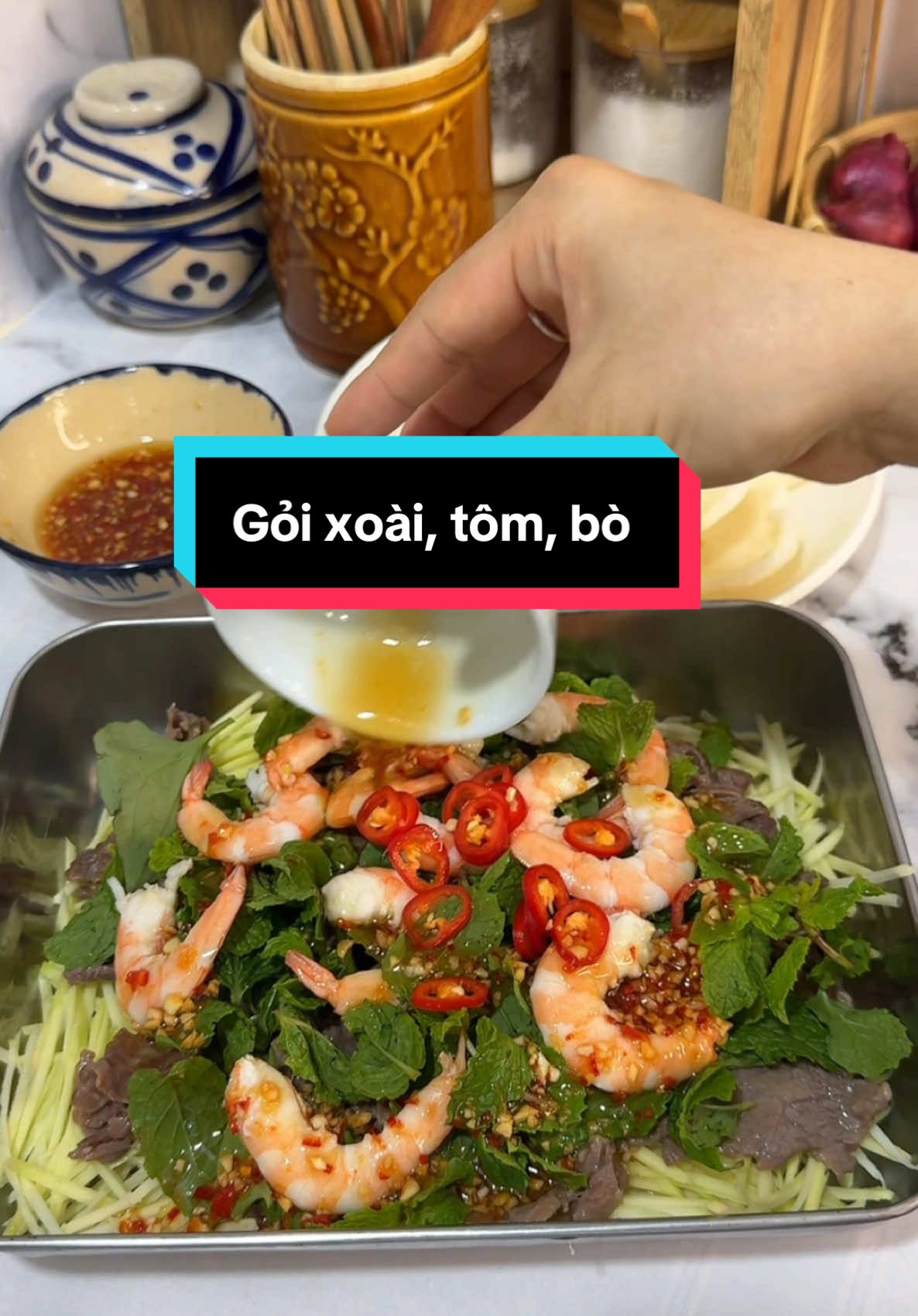 Gỏi xoài, tôm, bò mùa hè ăn món này ưng quá luôn #bepnhachin #monngontainha #LearnOnTikTok #foodtiktok #xuhuongtiktok #ancungtiktok #xuhuong #homnayangi #goixoai 