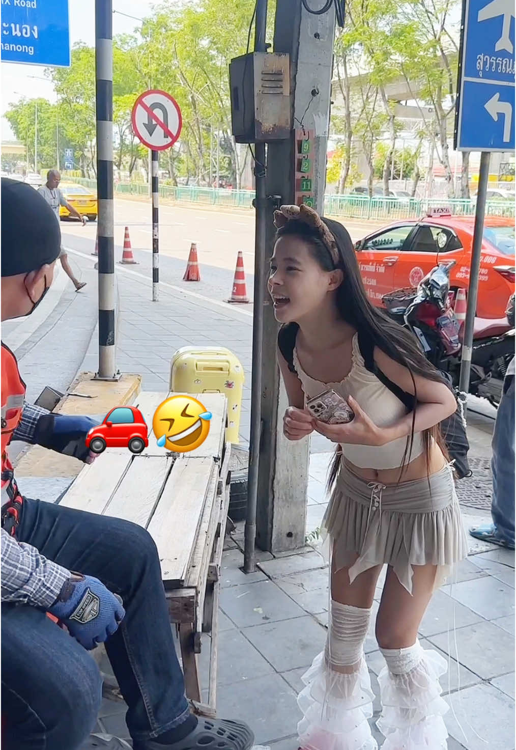 เวลาออกไปข้างนอกก็ต้องพึ่งปาก🤣😆😂🤭#thailand #funnyvideos #funnygirl #thailanguage #for #tiktokพาเที่ยว #น้องเต้าหู้ #fly #foru #fypp 