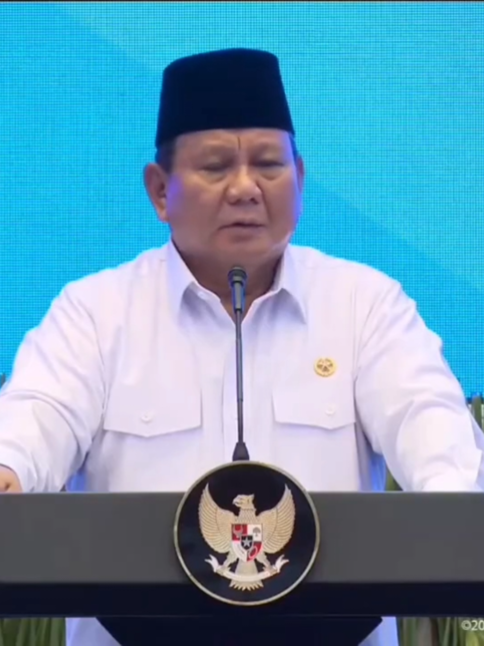 Presiden Prabowo Umumkan Penyaluran Tunjangan Guru Langsung ke Rekening #prabowo #gibran  #kabinetmerahputih 