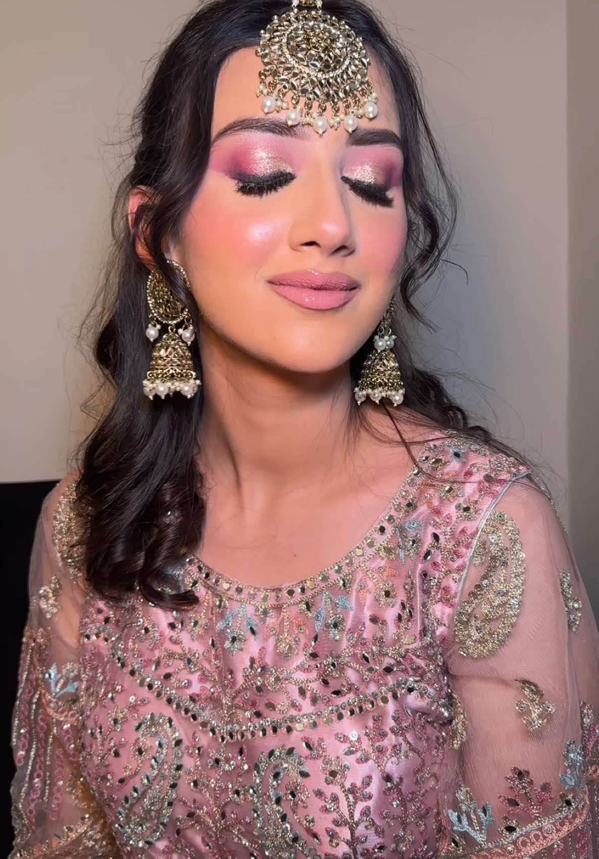 Glowy Make up look 💕🕊️ No filters  #fyp #foryo #foryouu #foryoupage❤️❤️ #viralvideos #makeup #muartist #nofilter #pakistan #pakistani #india #pinklook #desi #asian #bridal #bridalmakeup 