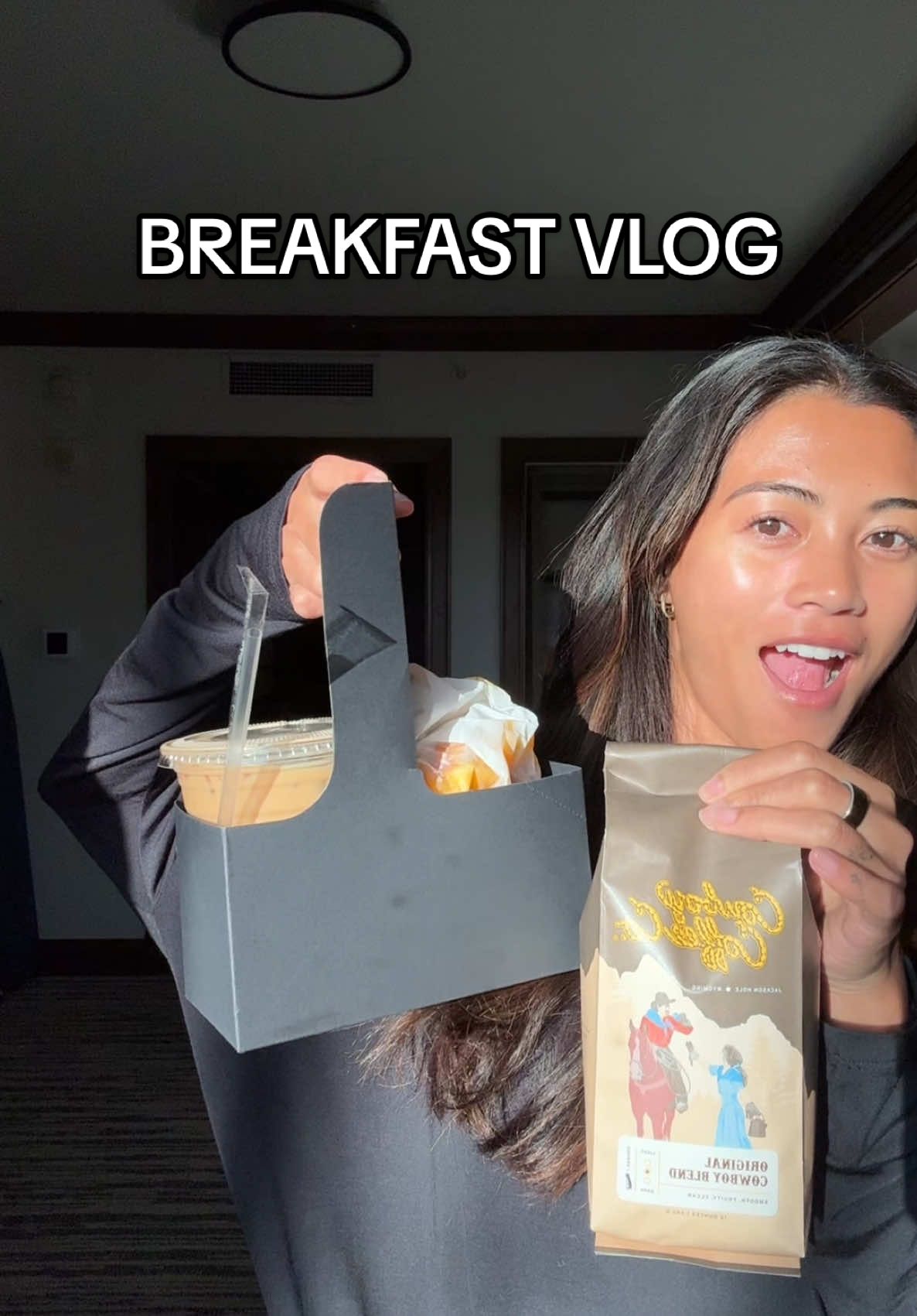 breakfast was delivered to our room this morning 🥹 (also can someone pls confirm what those sounds were) #breakfastvlog #cowboycoffee #jacksonhole 