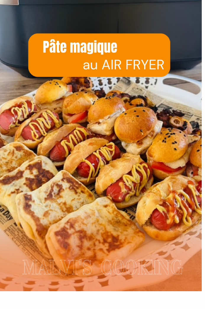 ⭐️Recette pâte magique AIRFRYER //  J’ai utilisé le robot ninja BN800 et le airfryer ninja AF500// ⭐️mon code MALVININJA25 en majuscules est valable sur tout le site ninja France//  ⭐️ ingrédients (vous pouvez doubler les quantités) :  - 125ml d’eau tiède  - ⁠5g de levure sèche active  - ⁠10g de sucre  - ⁠1 œuf  - ⁠15g de lait en poudre (facultatif mais c’est plus moelleux)  - ⁠3 c à s d’huile  - ⁠300g de farine  - ⁠1 c à c de sel  1) dans un robot ou blender mixer tous les ingrédients jusqu’à l’obtention d’une pâte souple et non collante.  2) mettre la pâte dans le airfryer en mode prove pendant 30 minutes à 35 degrés.  3) dégazer la pâte et diviser en 4 partie égales.  4) diviser 3 des parties en 6 et former des boule pour les burgers, des longs boudins pour les hot-dogs et aplatir pour les mini pizzas.  5) à l’aide d’un pinceau badigeonner avec un jaune d’œuf les minis burgers et minis hotdogs. Et garnir les minis pizzas comme vous voulez.  6) cuisson en mode bake ou gâteau selon votre airfryer à 160 degrés pendant 12 minutes.  7) huiler la partie de pâte restante et former 5 boules.  8) huiler le plan de travail et aplatir chaque boule avec vos mains. Puis replier en carré et cuire dans une poêle. #pate #magique #airfryer #msemen #pizza #burger #hotdog 