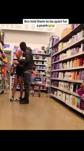 Dedamac😂 #funnyvideos #prank #foryou #laugh #foryoupage #viraltiktok 