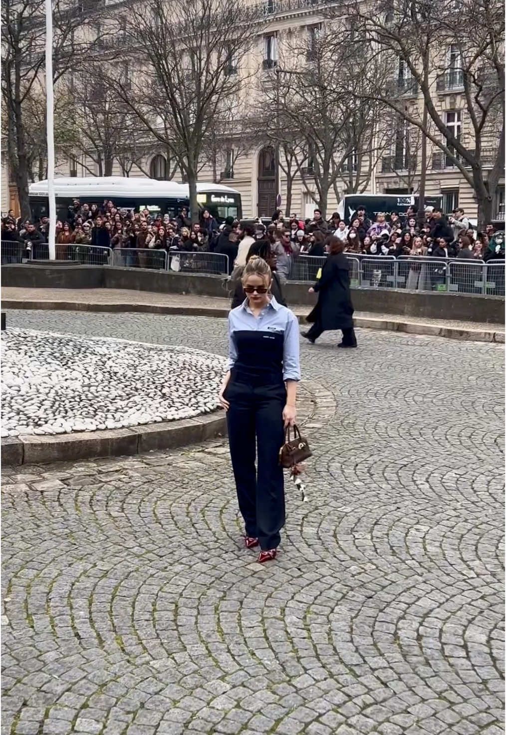 Gypsy Rose is so proud 😝  @Joey King  #joeyking #gypsyrose #miumiu #pfw25 #paris #parisfashionweek2025 #parisfashionweek #fashion #fyp 