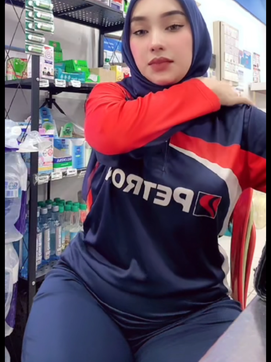 #fyp #viral #cubbygirl #tembam #bodymantap #malaysiatiktok #gymgirl #awektiktok 