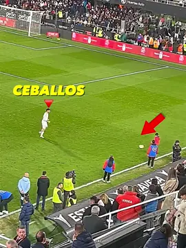 Players vs Ball Boys 🥺❤️‍🩹 #footbal #mbappe #respect #Soccer #footballtiktok #fy 