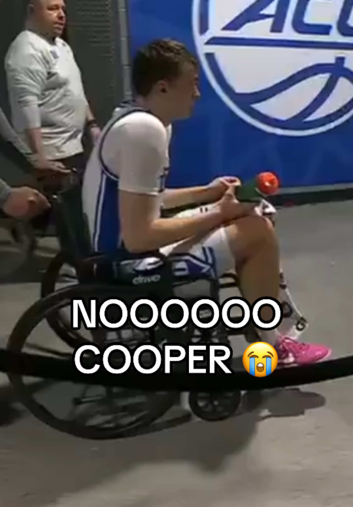 IDC TAKE MY ANKLE PLEASEEE 😭 #cooperflagg #MarchMadness #duke #shoutoutot (via @ACCNetwork)