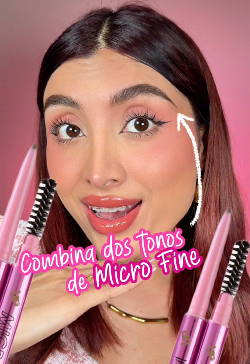 ¡Que no te pase! 😭❌ El tono ideal para el estilo de cejas que buscas lo tiene un solo producto, MICRO FINE BROW LINER 💖 ✔️ Tonos utilizados:  02, Brown | 04 Brownish  #Cejas #EfectoMicroblading #PinkUp #Cosmetics #Microfine #TikTok 