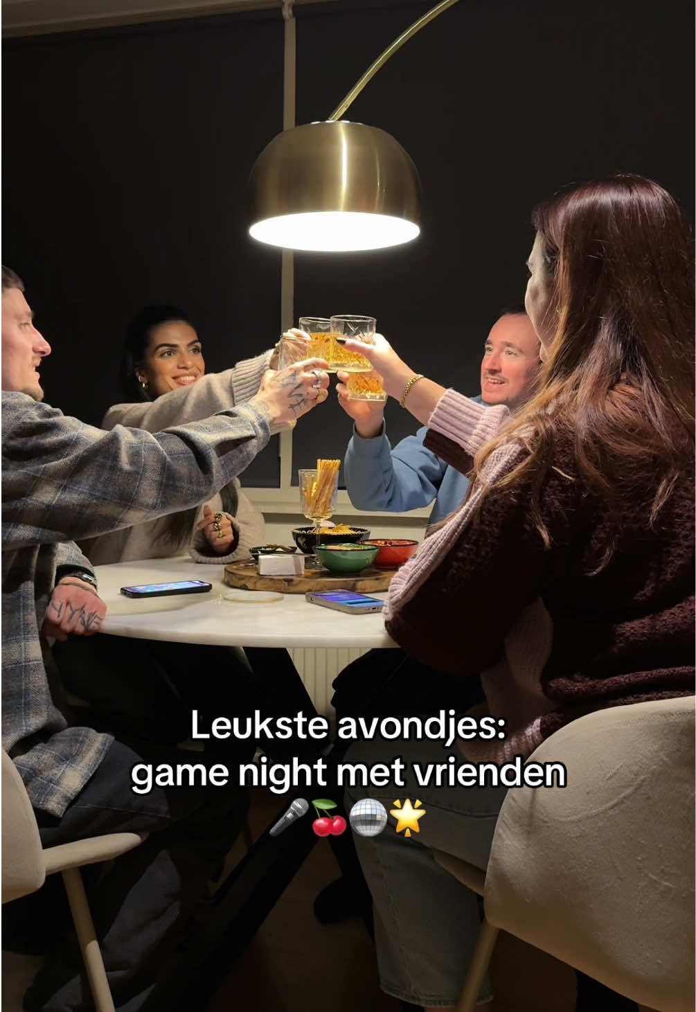 Game night with friends, één van m’n favoooo avondjes!!🥰 lekker meezingen met dit nieuwe spel “Muziek Bingo” en het is perfect voor overal, want het enige wat je nodig hebt zijn vrienden, internet, een speaker en een tellie. 🤣❤️ geen gesjouw met meenemen & dus meer ruimte voor snacks op tafel yaasss 🙂‍↕️🤌🏼 #fyp #foryou #GameNight #friends #muziekbingo #friendsactivity #phonegames #boardgames #girlsnight #whattodo #partygame #hosting #games #spelletjes #hostinggamenight #homeactivities #gamesathome 