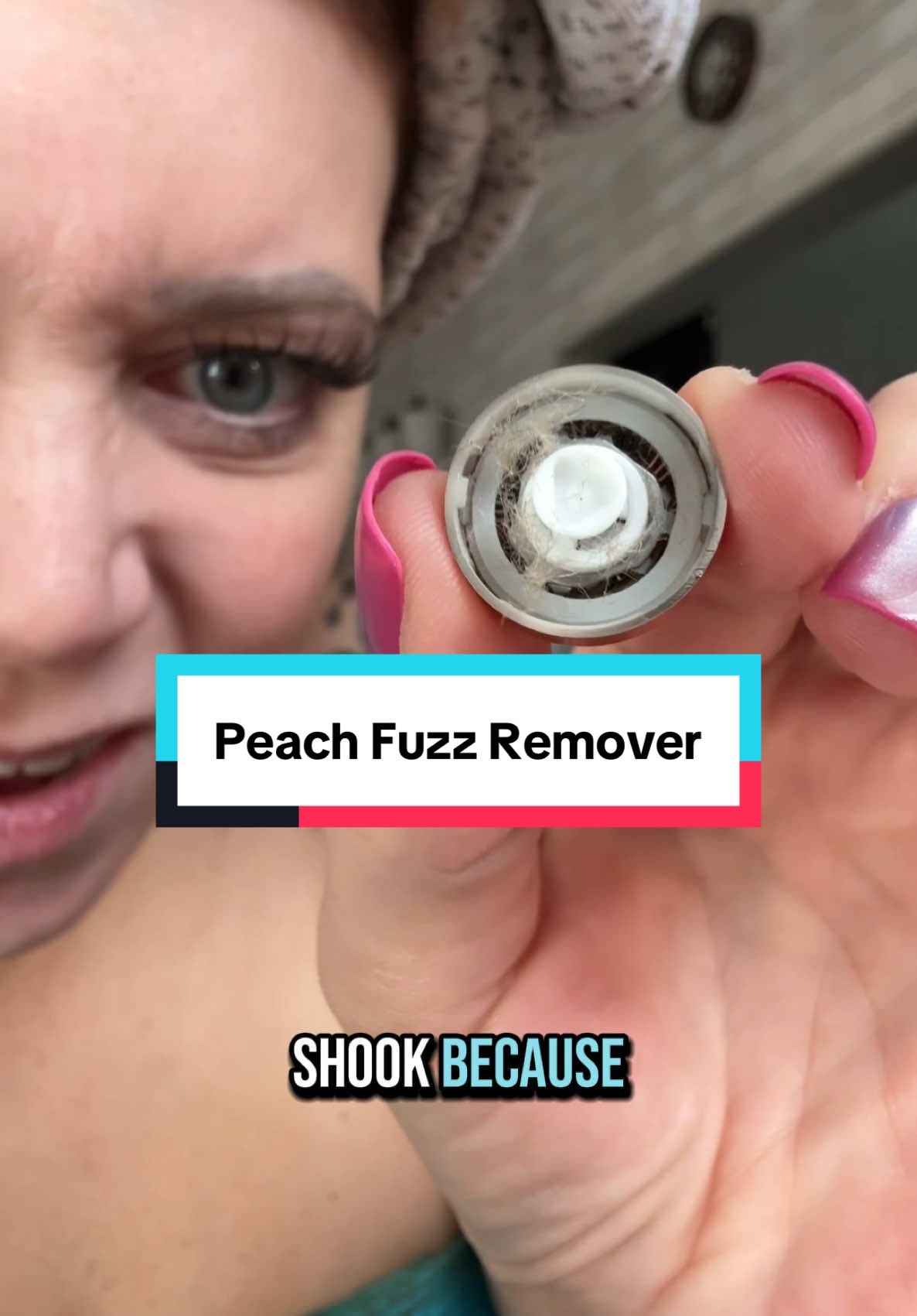 Remove your peach fuzz without irritating your skin! I love that it’s rechargeable so I don’t have to mess with batteries. #peachfuzzremover #womensfacialrazor #facialhairremoval #howtoremovepeachfuzz #beautytips #springtok #TTfest #ttslevelup #tiktokshopcreatorpicks #giftguide 