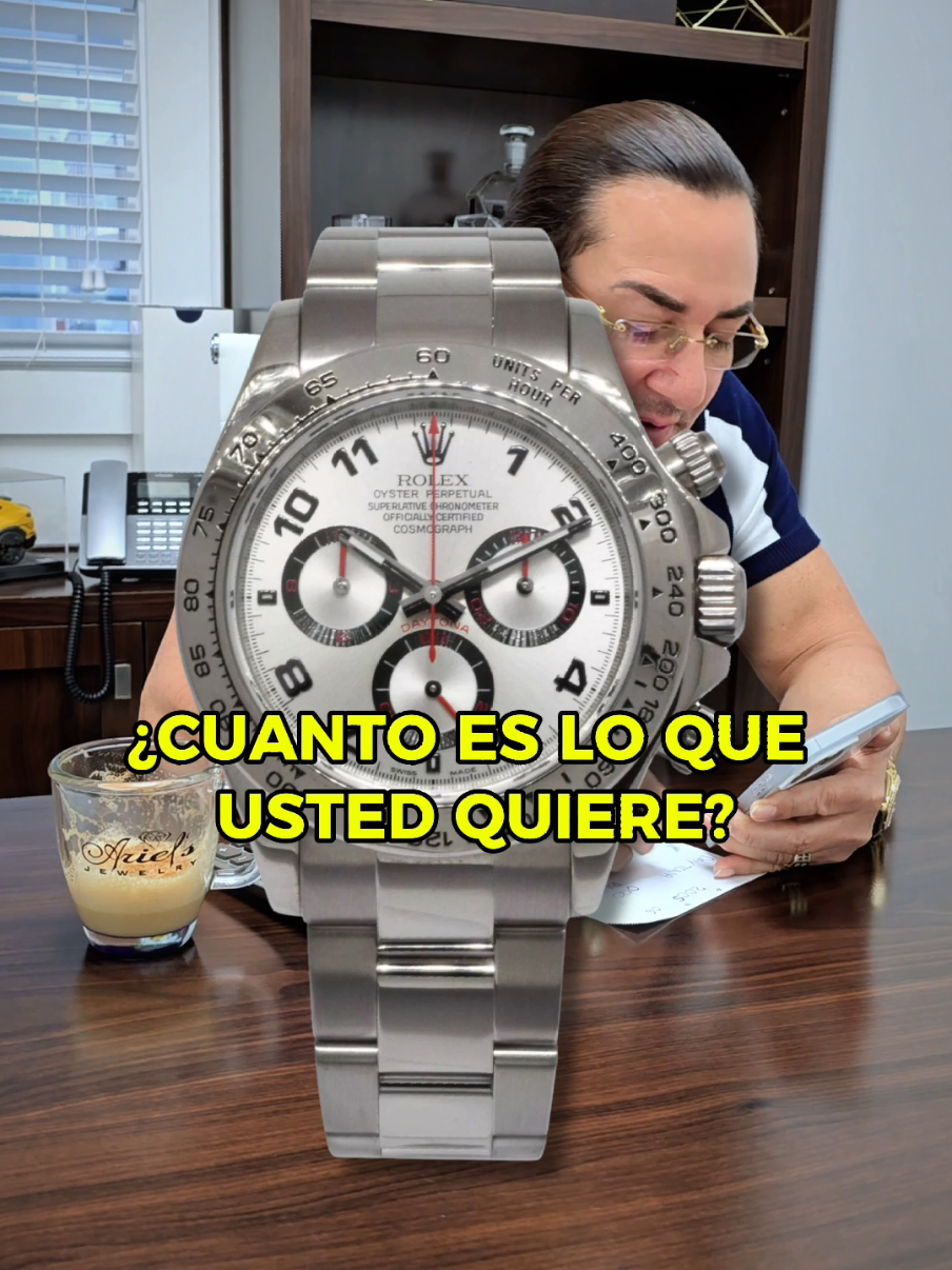 Y aquí les pregunto a ustedes, quieren ver si lo vendio o no? ☝️ ustedes que harían?🧐 . . #arielsjewelry #luxurywatch #golddaytona #daytona #rolex #miamilifestyle #miamijewelry 