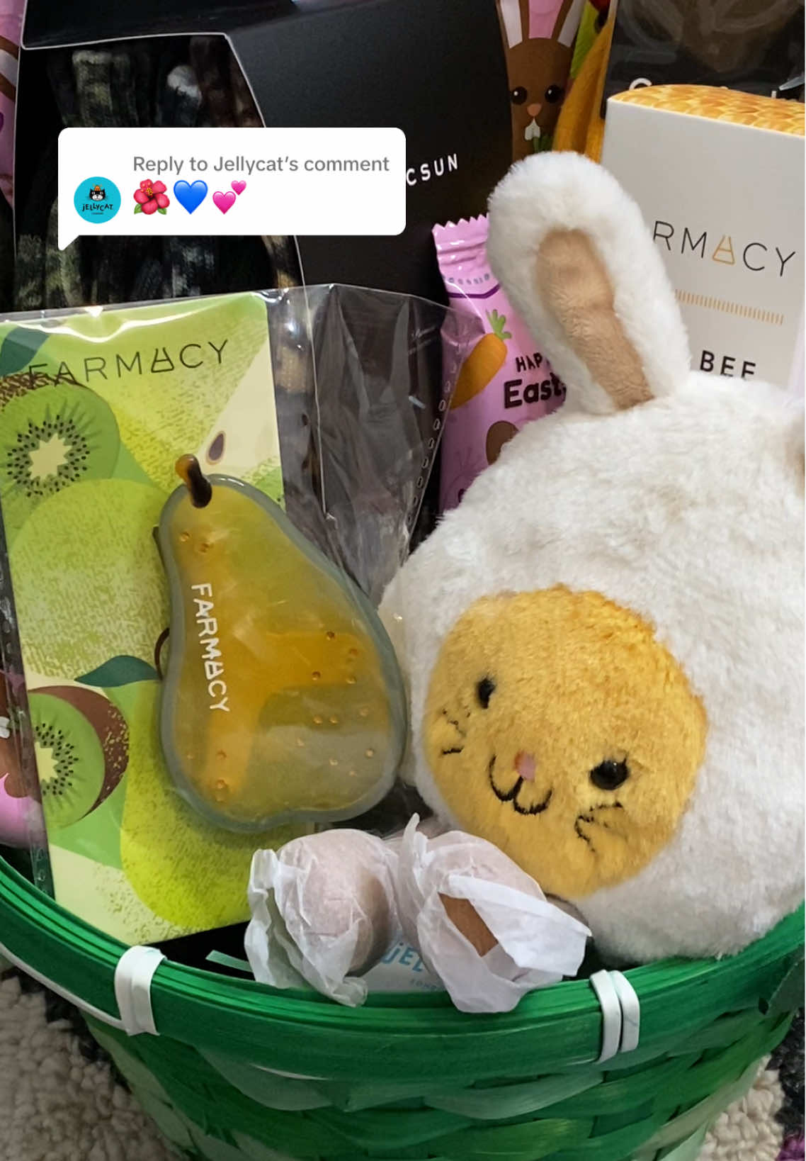 Replying to @Jellycat made an Easter basket 🥚💚 #Jellycat 