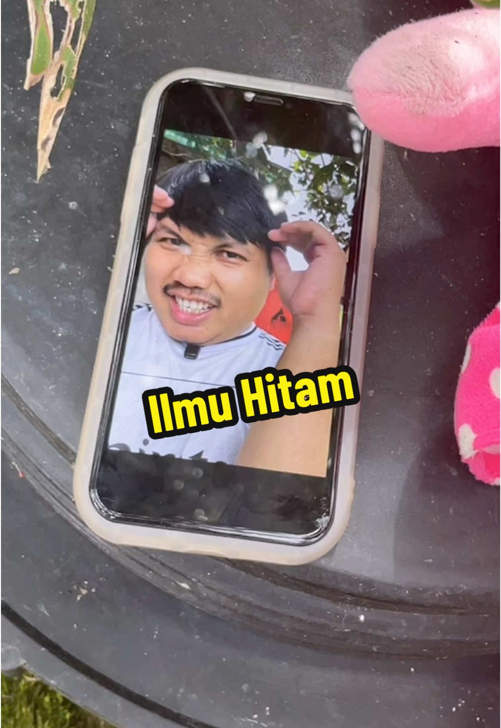 Penuh dendam