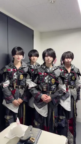 たくみん社員と、その他のアルバイトで構成されてるグループ #せーぶぽいんと  です 社員▶︎@たくみん  アルバイト▶︎@悦也 @冬海 @ゆききらん @あむ @かなめ @ゆの 