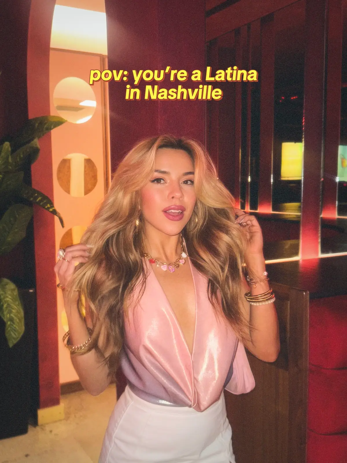 I’m a Latina in #nashville who makes pop music for the girlie pops who love Sabrina Carpenter, Ariana Grande, Shakira & Selena 💋✨🎤 #popmusic #latina #nashvilleinfluencer #popartist 