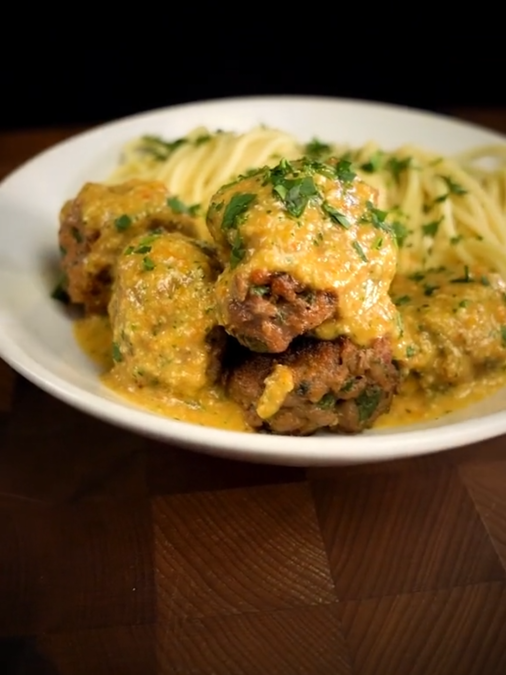 Pasta with meatballs and Camembert sauce 🤤 @lionfield  #pasta #cheese #food #asmr #tiktokasmr 