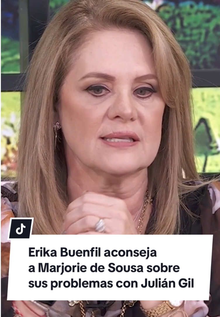 #ErikaBuenfil aconseja a #MarjorieDeSousa sobre sus problemas con #JulianGil ❤️‍🩹 #entretenimiento #Televisa @HOY 