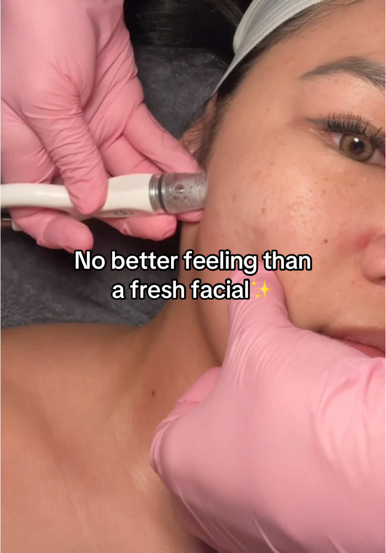 The best facials with @Skin Rituals by Britt at @EverGlow Aesthetics 🤩✨  Thursday specials: $199 for a diamond glow facial (value of $249) #diamondglow #facialtreatment 