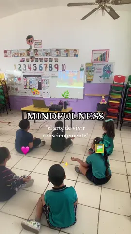 El mindfulness es una práctica basada en la atención plena donde las niñas y niños desarrollan mayor conciencia de sus sensaciones físicas para aprender a reconocer sus emociones de manera saludable 🩷🌿 #fouryou #practicante #normalista #maetadepreescolar #educacion #paratiiiiiiiiiiiiiiiiiiiiiiiiiiiiiii 