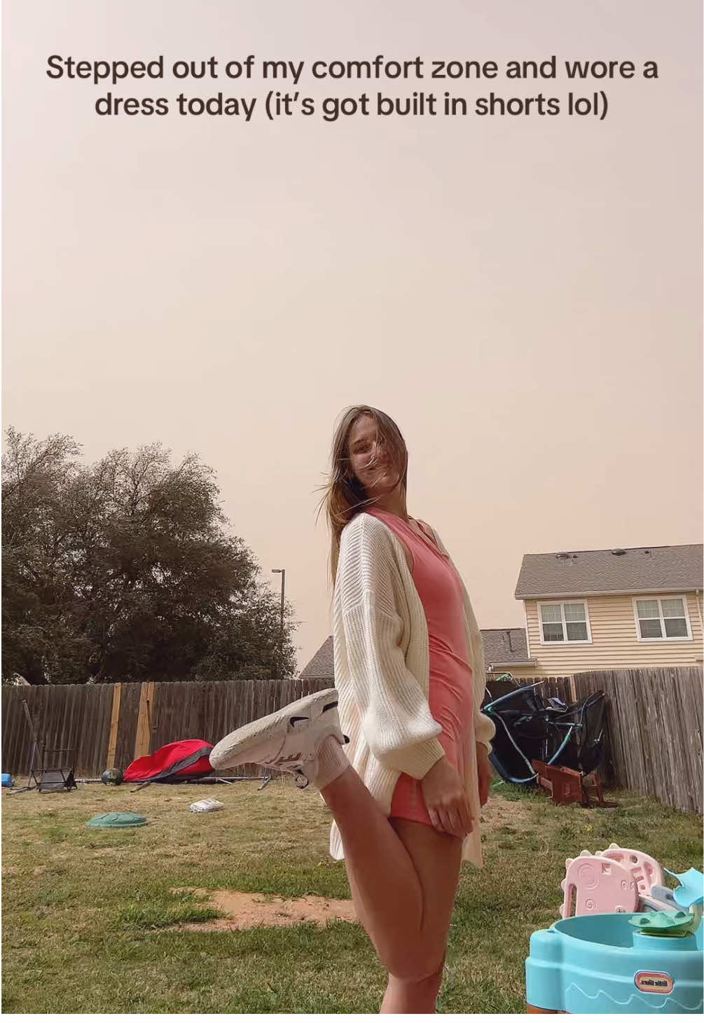 The wind knocked my entire backyard over today 😭 #OOTD #texaswind #texasweather #comfortzone #mybrothersadvocate #westtexas #windstorm 