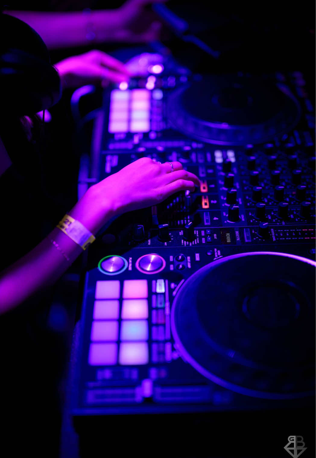 DJ TILLU X N95 #djtillu #kendrick #femaledj #kendricklamar #girldj #southindian #telegu #rap #brown #indian #desi #bollywood #ddn #mashup #bollywoodberkeley #templesf #djroopz 
