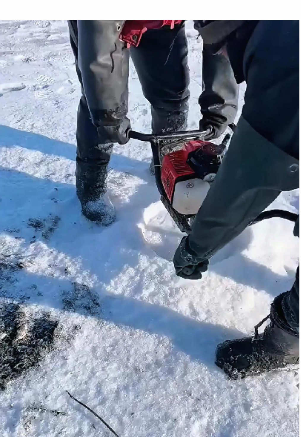 Interesting things in winter ❄️#satisfyling #ice #snow #asmr #fyp #fyp #oddlysatisfying 