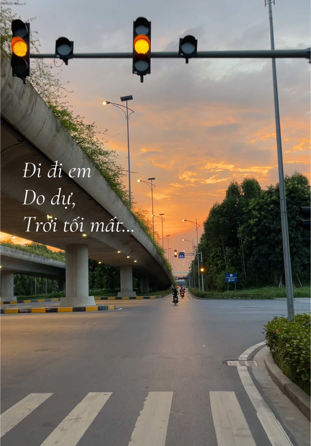 Đi đi em Do dự,  Trời tối mất. #sunset #nghỉngoithoi #viral #genz #hoanghon 