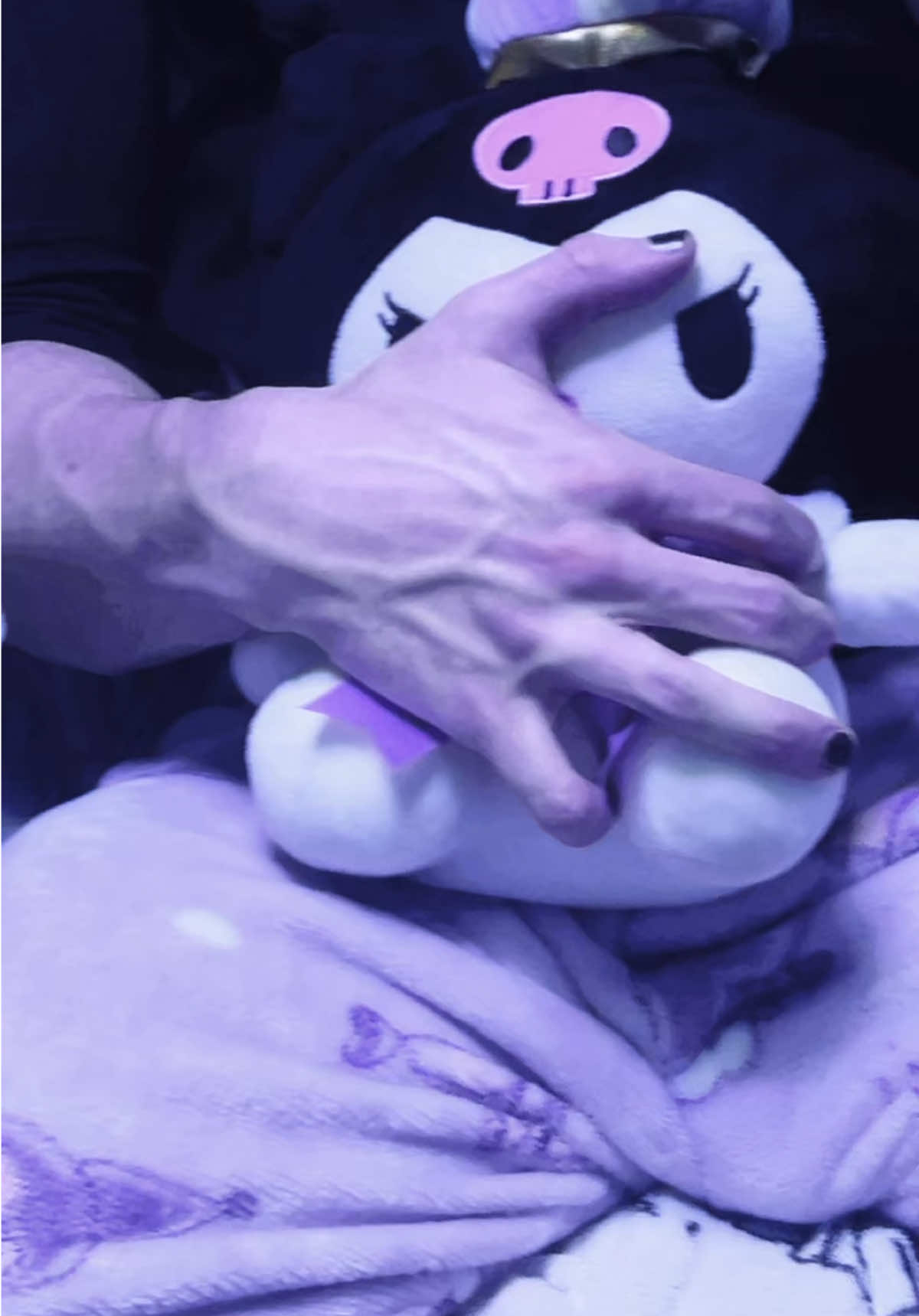 Still I look good for you… #ghost #ghostcosplay #cosplay #mask #maskedmen #BookTok #masktok #darkromance #veins #sanrio #hellokitty #hands #kuromi #fyp 