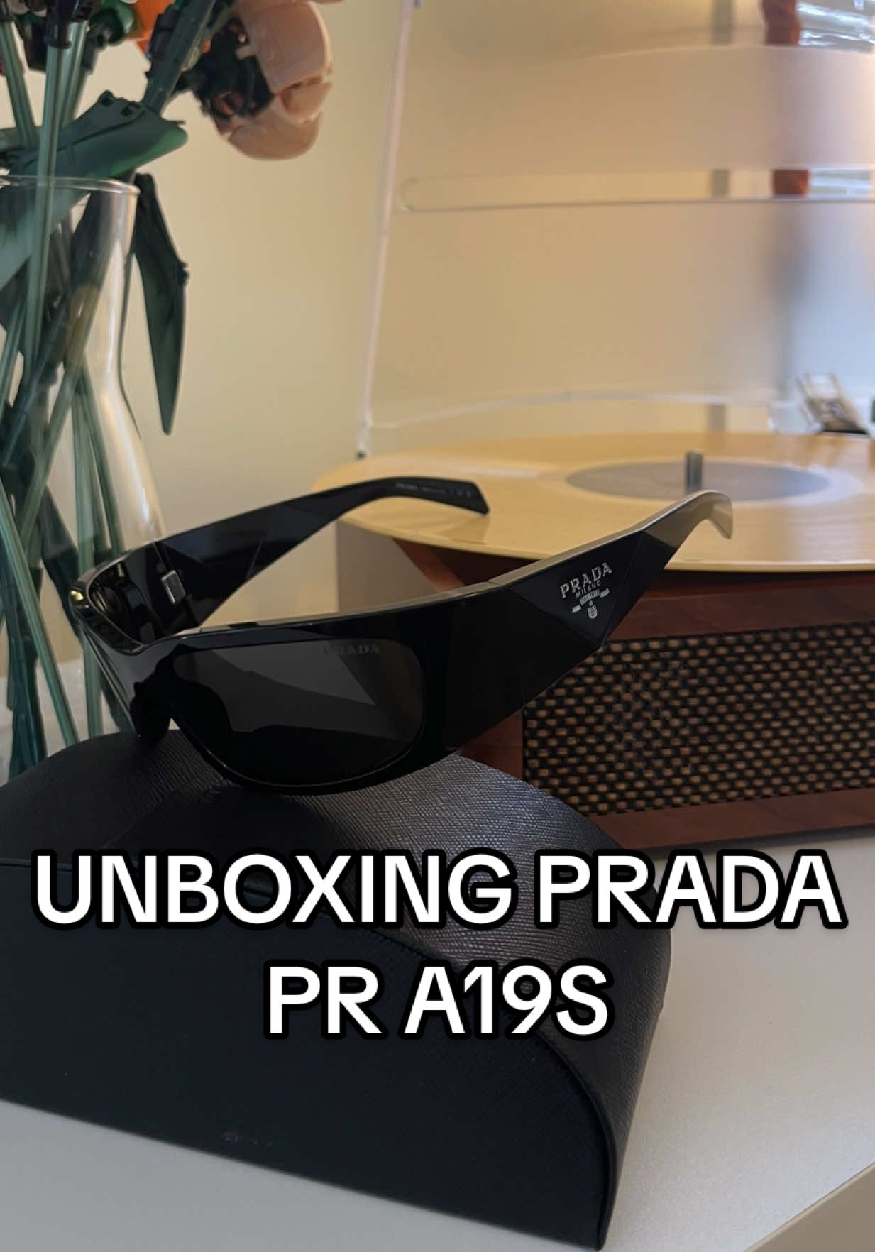 Unboxing sunnies 😎🖤 Prada PR A19S @FARFETCH @Prada  #fyp #tiktokmexico🇲🇽 #prada #sunnies #rave #festivals #farfetch 
