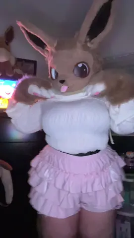 There’s a tornado outside  #comicon #furry #fursona #furryart #furryfandom #fursuit #eeveefursuit #pokemonfursuit #pokemon #eevee #pokemoncards #eeveelutions #furryartist #tiktok #fyp #furcon #nintendo FAKE BODY FAKE EVERYTHING 