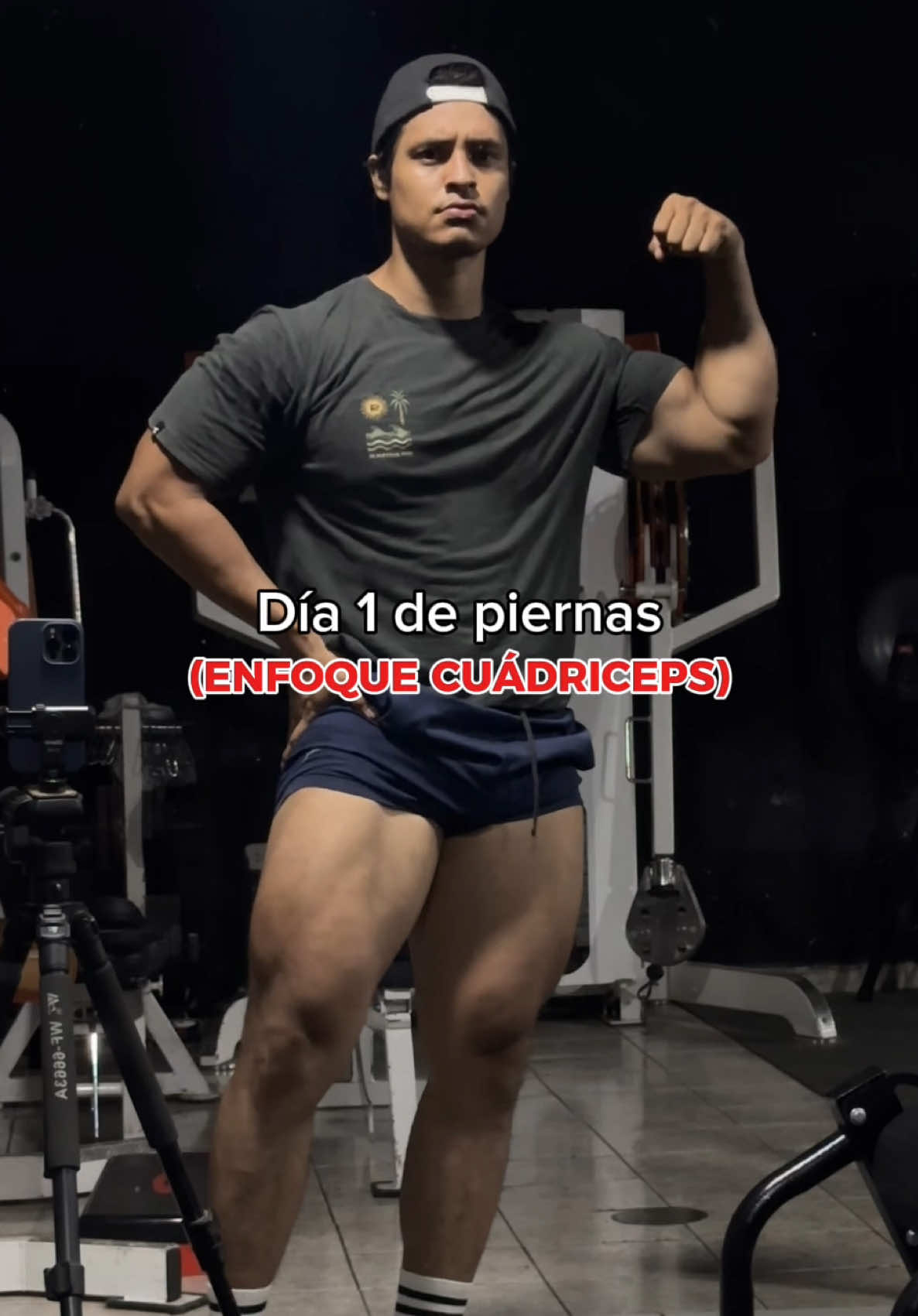 Mi primer día de piernas (enfoque cuádriceps)🍗 . En ese video estoy compartiendo lo que es mi primer día de tren inferior de la semana donde estaremos enfocando el trabajo en la parte anterior que vendría a ser cuádriceps🍗🔥  . En estos días les estoy compartiendo mi segundo día de tren inferior donde haremos lo opuesto enfocando más la parte posterior🍑. . Cualquier duda o consulta ya saben me pueden dejar en los comentarios💪🏼☺️ . #gym #Fitness #GymTok #fit #rutina #legs #piernas 