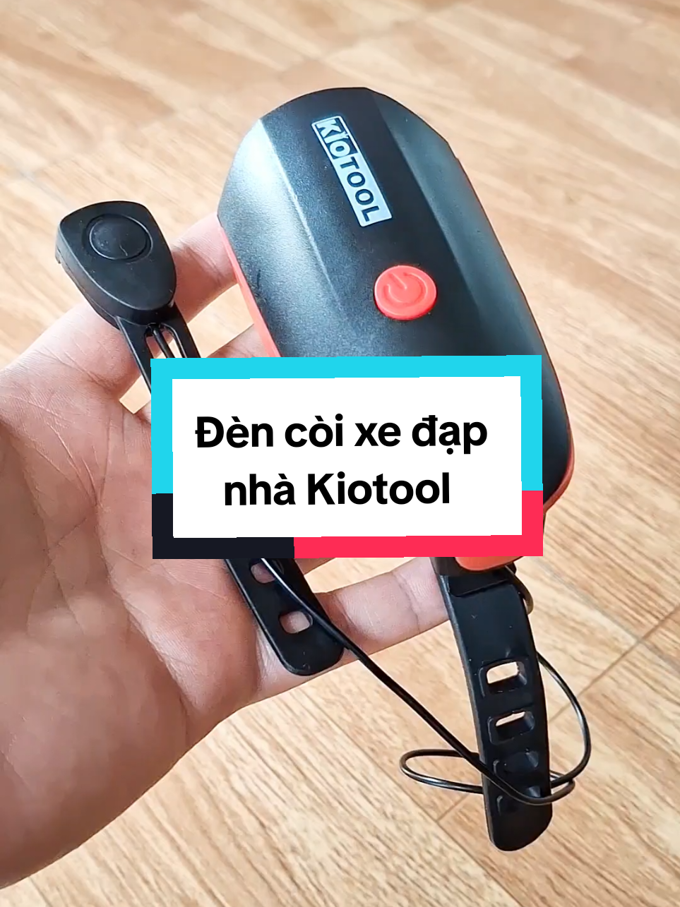 Bộ đèn còi không thể thiếu cho mọi người đi xe đạp để đảm bảo an toàn.#phukienxedap #denxedap #denxedapthethao #xedapthethao #xedapdiahinh #dencoixedap #xedap #sport #thethao #tiktokshop #xuhuongtiktok #CapCut 