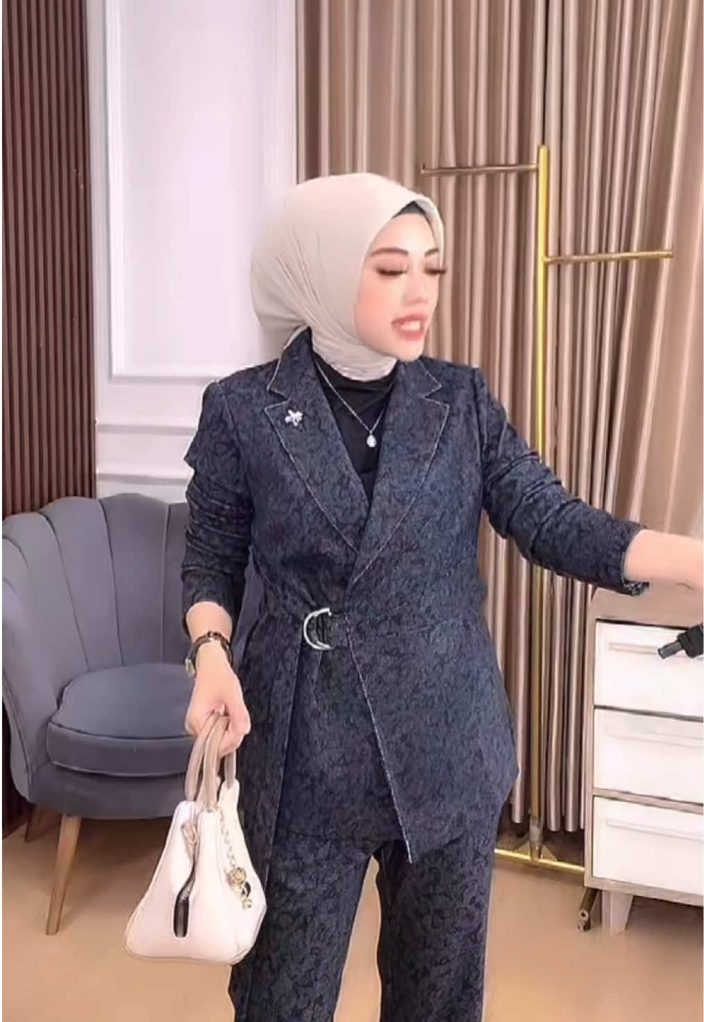 Join live set blazer sekarang juga !! #fypage #fypシ゚ #fyptiktokviral #pelitfyptiktok #viralvideo #xyzabc #newarrivals #arrival #setwanita #oneset 