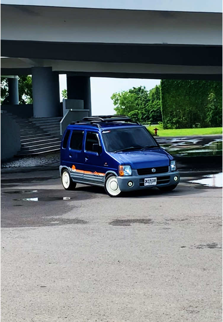 Karimun Kotak gaya timeless, mobil kecil dengan cerita besar. Harga tidak turun dan tidak naik #timeless #ViralTikTok #KarimunIndonesia #FYPIndonesia #karimun #otomotif #suzukimobil #karimunkotak 