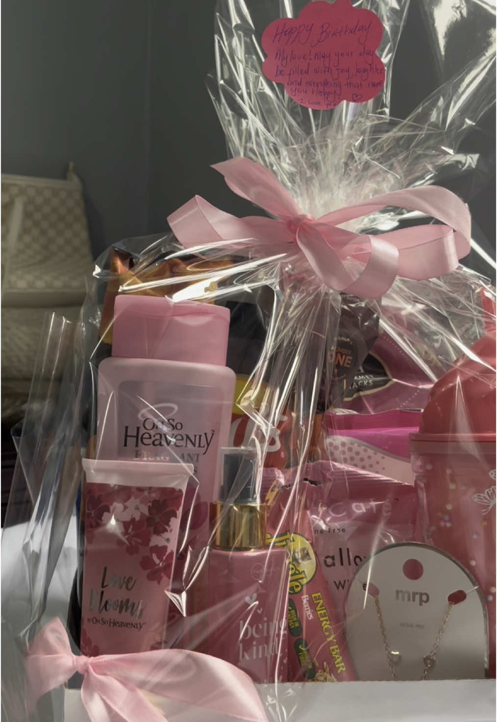 🎀🌸🩷 #gift #giftideas #hampers #iloveyou #collectionbytee #viral #fyp #thobilee_0 #myman 
