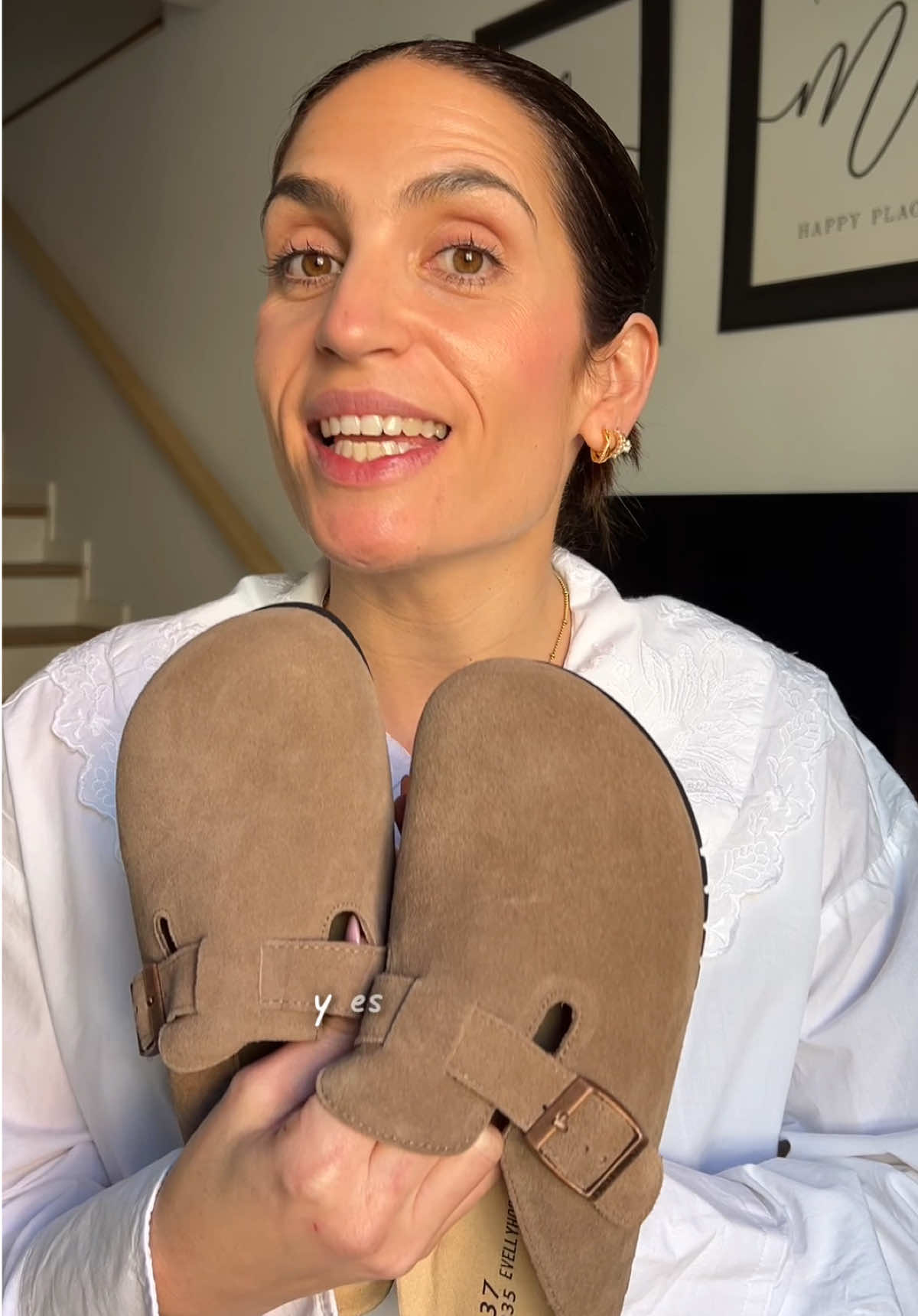 Amiga tienes los zuecos virales de estas temporada en @EVELLYHOOTD ES por 12€!! #zuecos #zuecosmujer #zapatos #calzadomujer #inspo #inspooutfit #inspofashion #looks #tiktokshop #tiktokshopespaña 