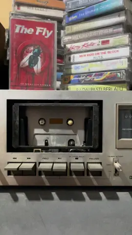 The fly - terbang  #fyp #foryourpage #tiktokmusik #viral #kasetpita #kaset #tapedeck #musik #musikindonesia  #nostalgia  #Lagu90an  #nostalgia90an  #thefly  #terbang  #musik2000an 