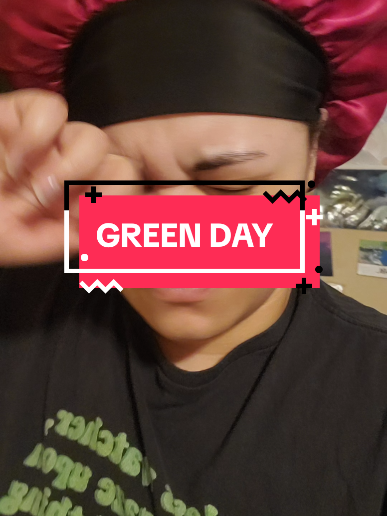 GREEN DAY . . . #afrogoth #green #OOTD #black #goth #dressingup 