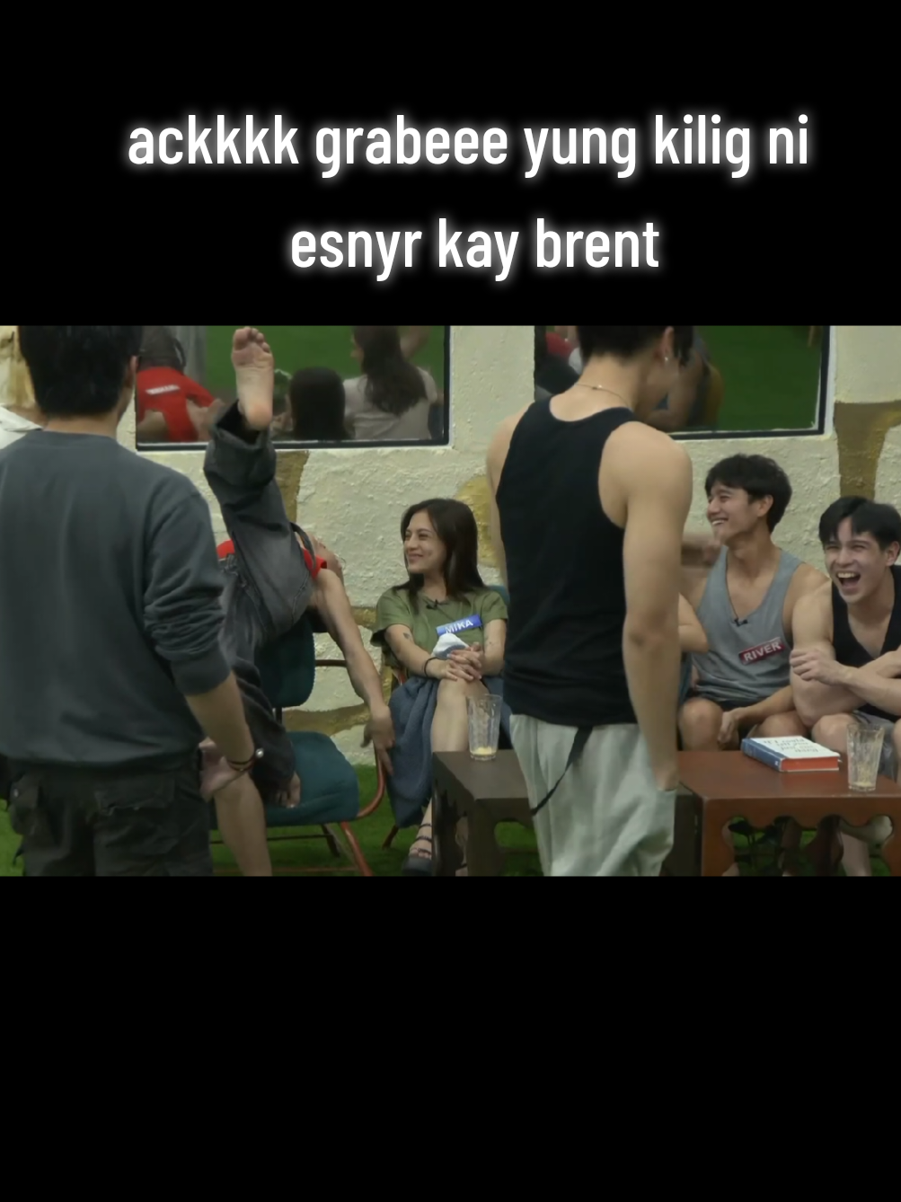 brent to esnyr : if i could tell you just one thing, antayin mo lang ako bb papayaman lang ako... @Esnyr @isaiditsbrent #brent #pbb #esnyr 