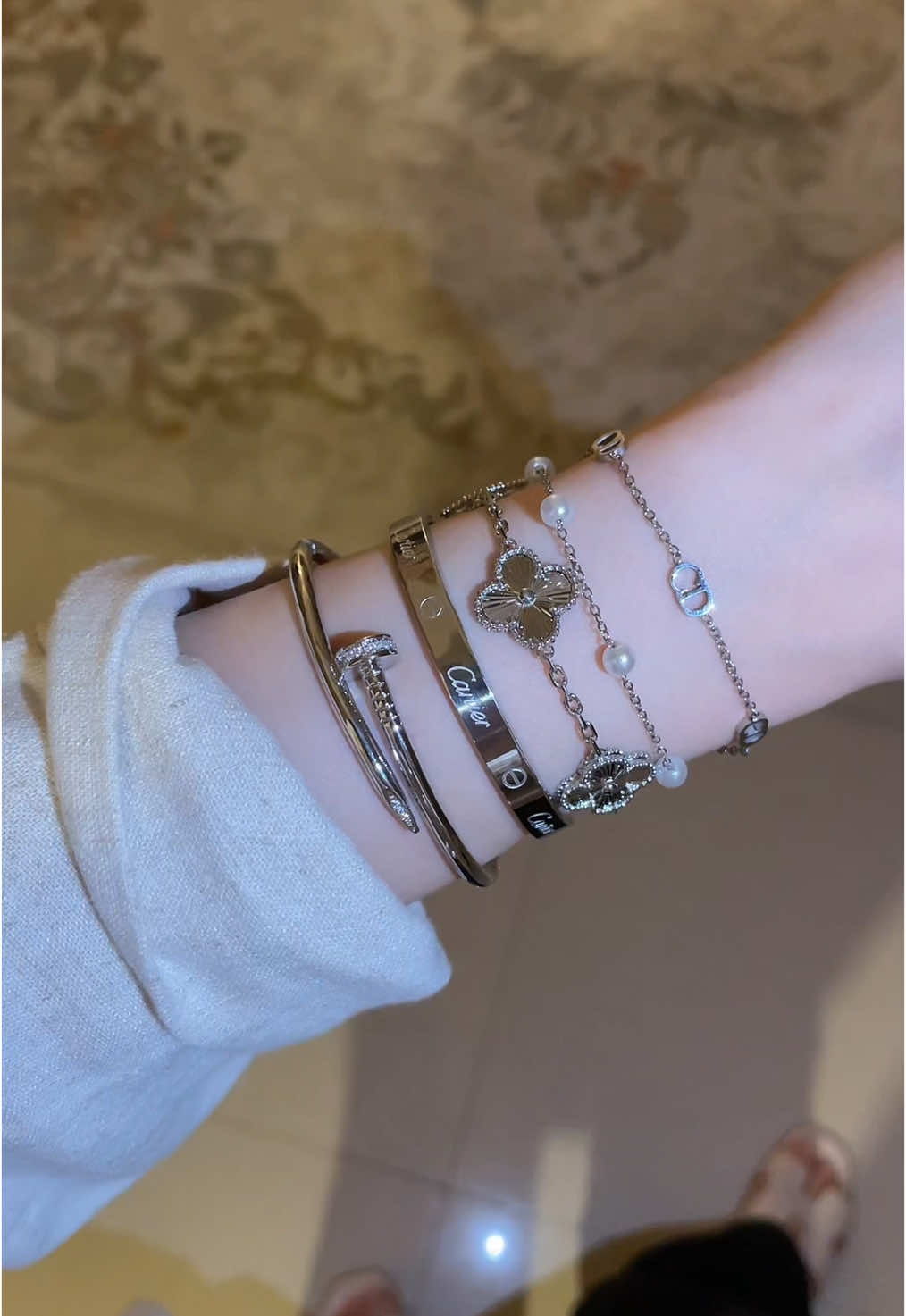 ونقفل الترند بالفضيات 🤯🤩🤩🎀✨ #jewelry #viral #foryou #fyp #foryoupage #je #med 