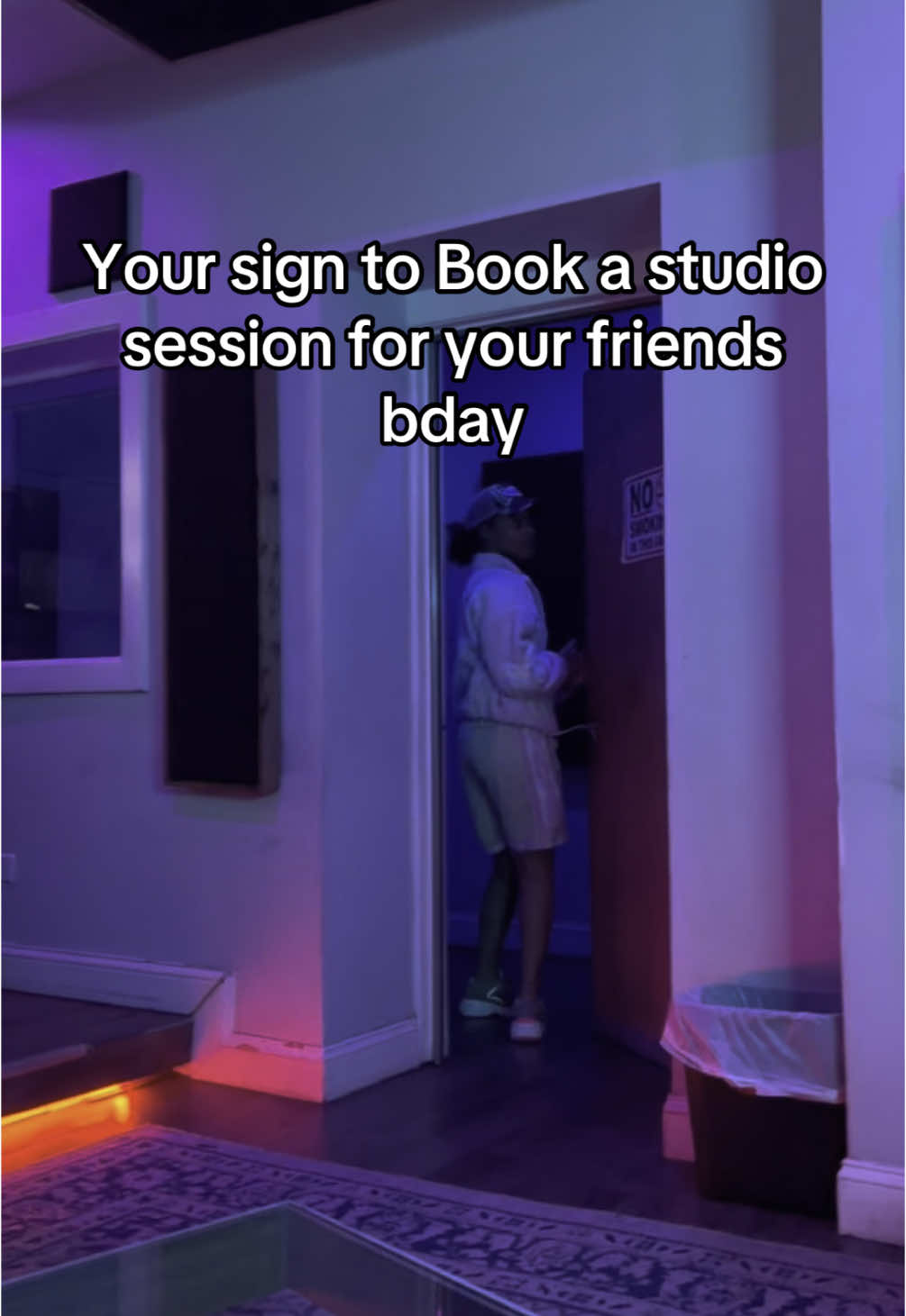 We had a time last night🤣 my whole verse at the end and only snippets of my friends so ion get dealt with by them🩷😭 #studiosession #birthdayideas #birthdaysurprise #girlsnight #girlsnightout #chicagoartist #chicagotiktok 