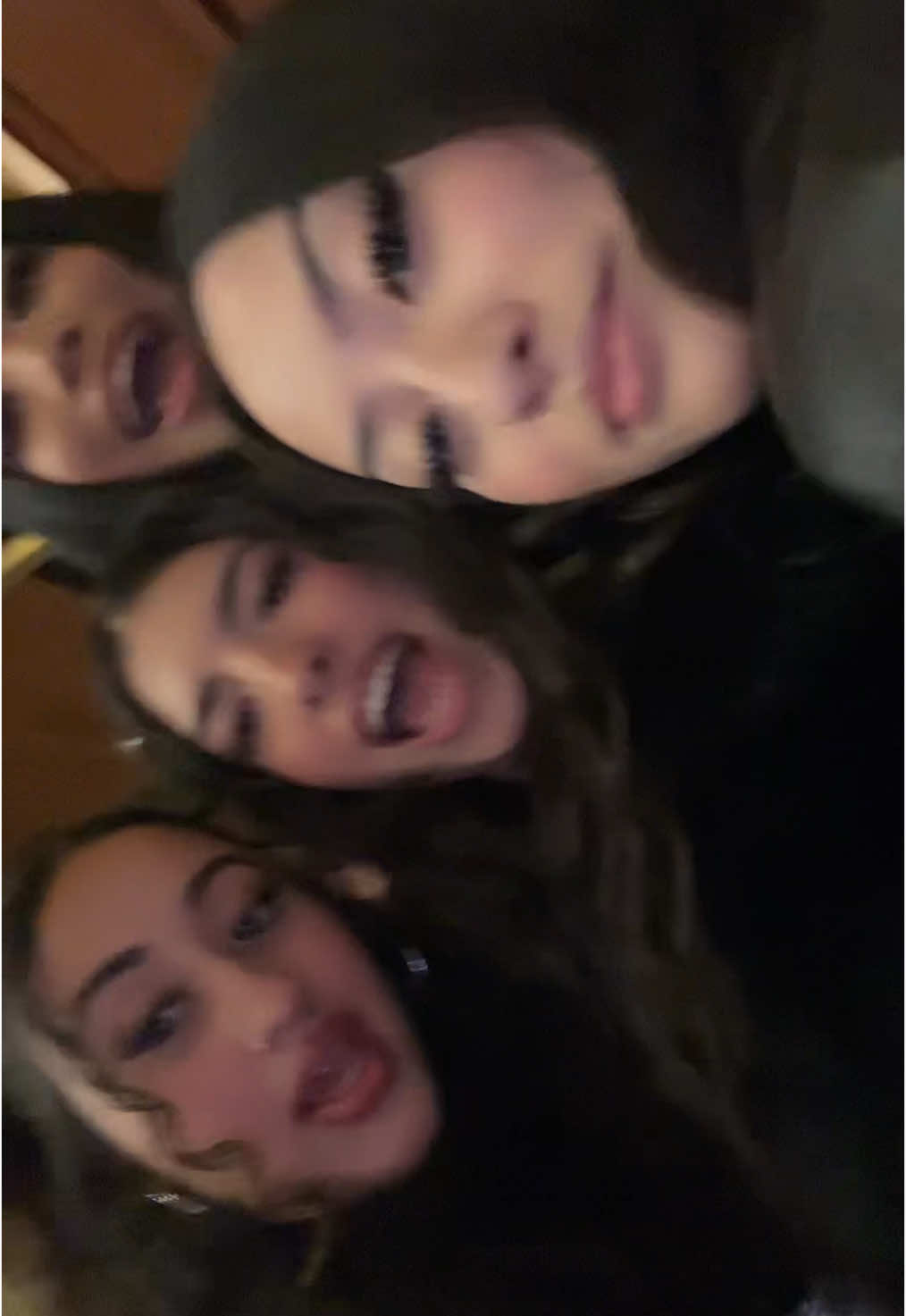 😝😝