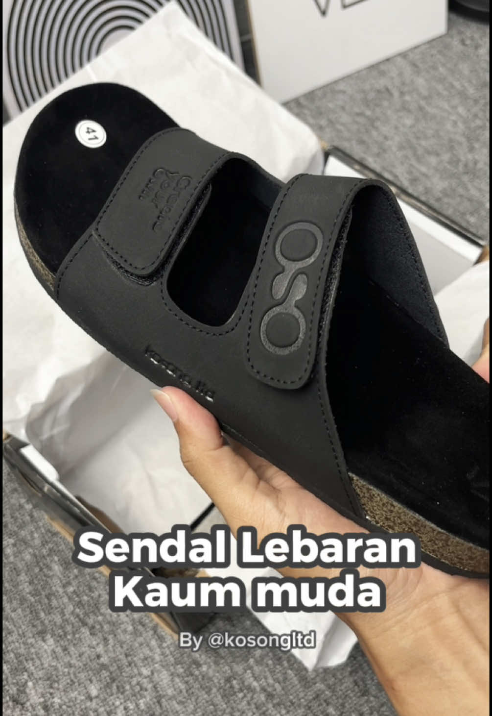 Rekomendasi sendal lebaran cowok keren👏🏻 #sendalcowok #sendalmurah #sendalviral #sendalslide #outfitlebaran2025 #outfitcowok 