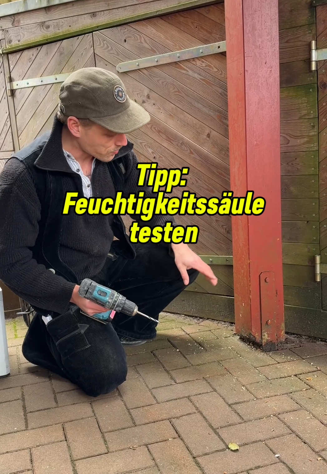 So könnt ihr in den Pfosten reinschauen, ohne ihn aufzusägen und bewerten, ob und wie weit die Schädigung eingetreten ist.   #handwerk #ausbildung #zimmermann #meister #zimmerer #hochdiezimmererkunst #howto #fyp #tipps #tricks #handwerkskunst 