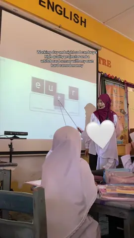 Semoga Allah murahkan rezeki semua guru-guru yang always work hard to create future leaders 🤲🏼 #teachersoftiktok 