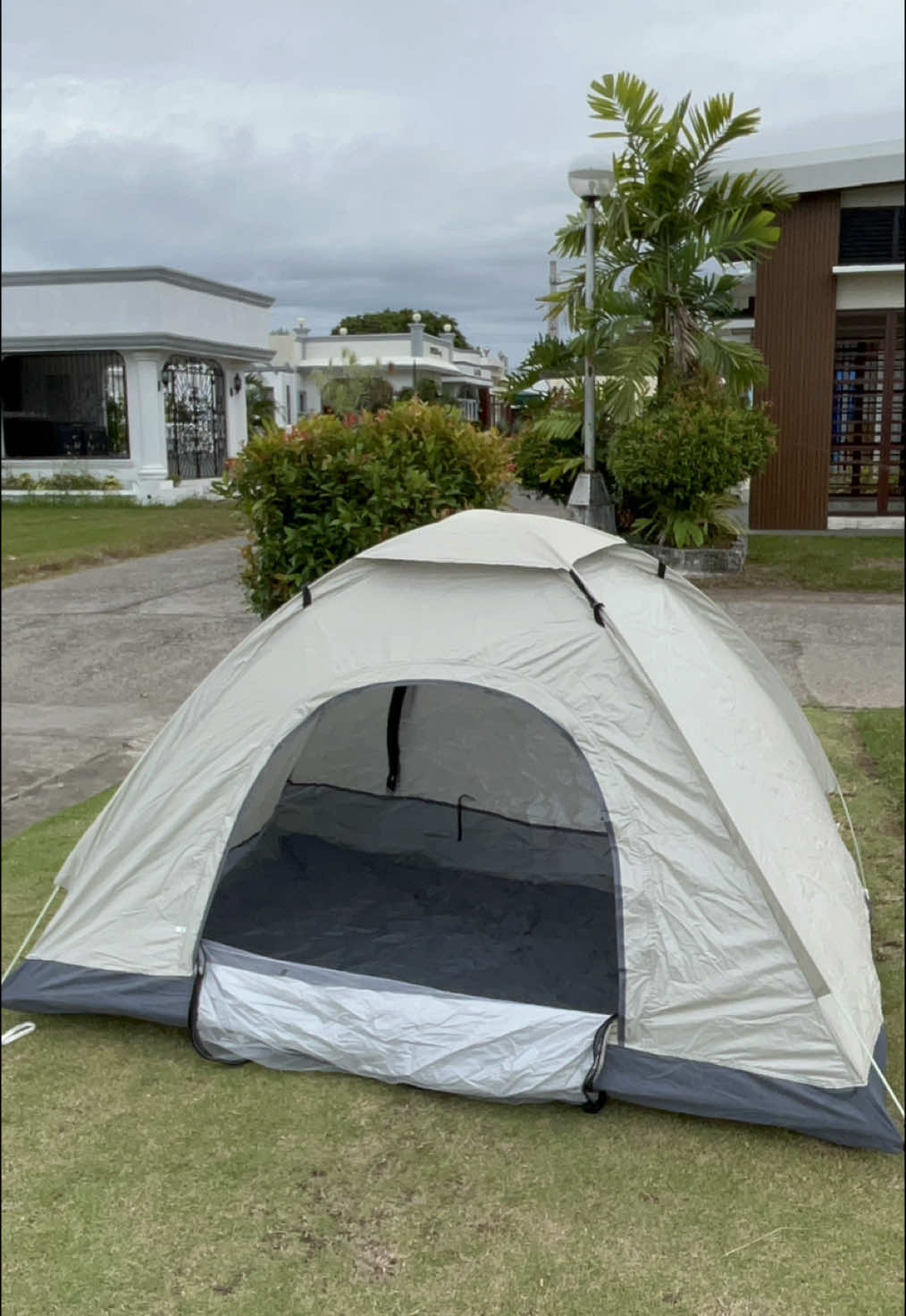 Automatic Foldable Camping Tent! ⛺️ #tent #foldabletent #foldablecampingtent #automatictent #camping #campinglife #fyp #trending #tiktokviral #creatorsearchinsights 