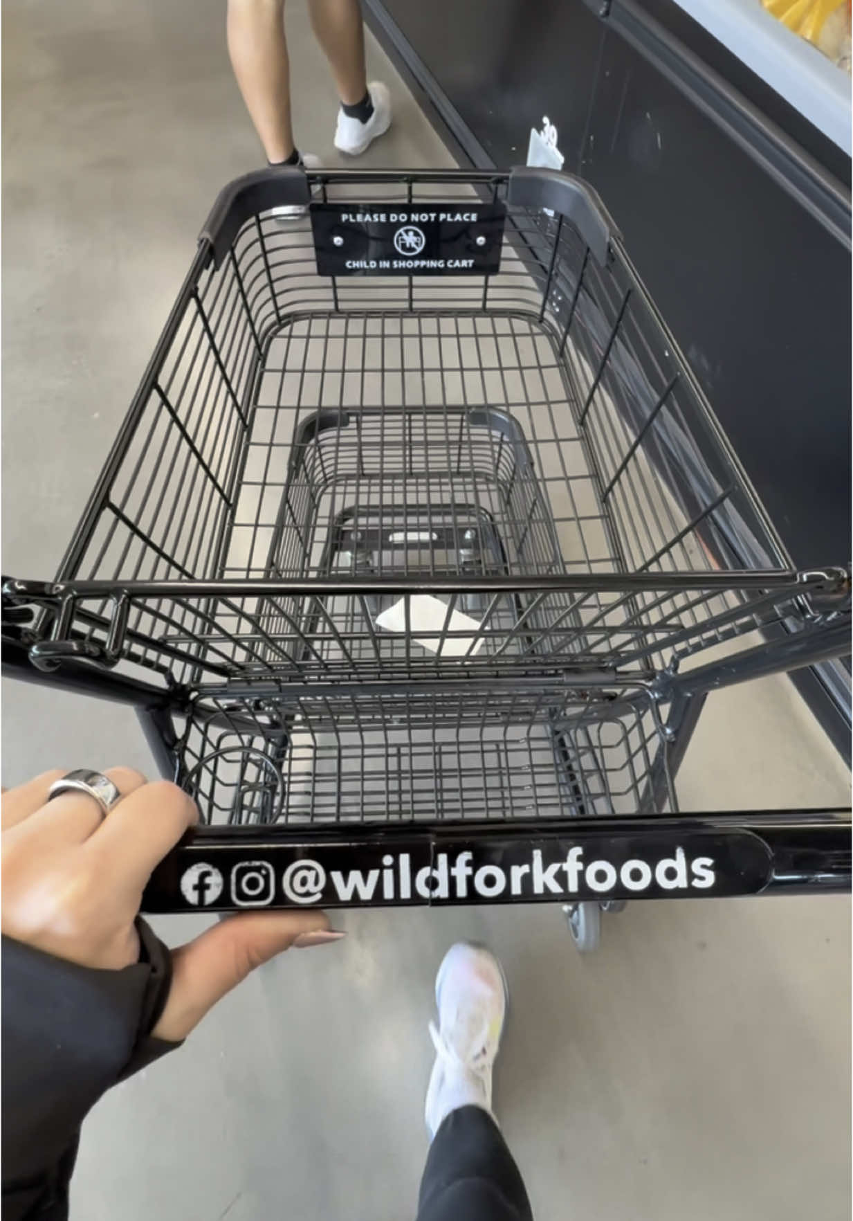 come grocery shopping with me!💕 @Wild Fork #asmr #groceryshopping #asmrgrocery #shopwithme #wildfork 