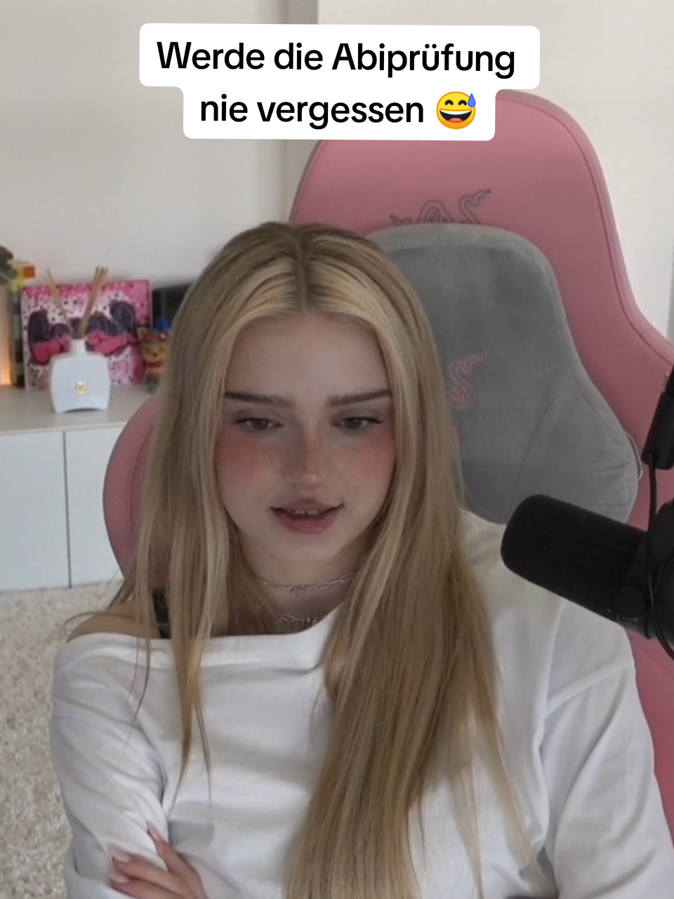 Werde die Abiprüfung nie vergessen 😅 #honeypuu #abitur #prüfung #stream #viral #fyp #foryou #foryoupage 
